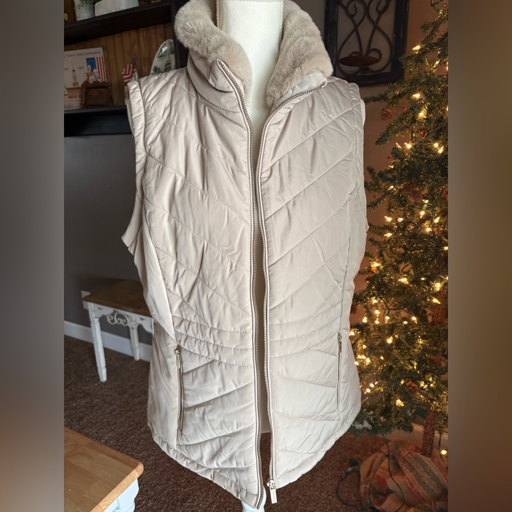 Calvin Klein Light Cream Quilted Vest